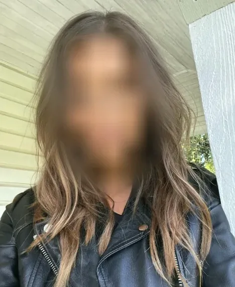 Aleyna, 32