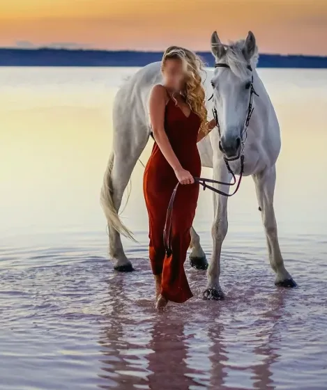 Anna, 38