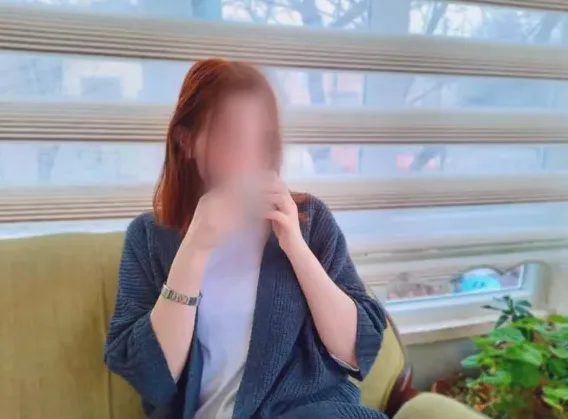 Diana, 24
