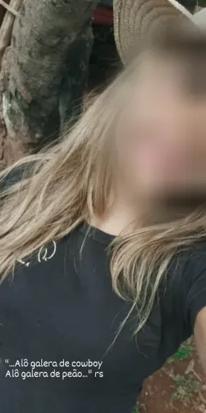 Ela, 32