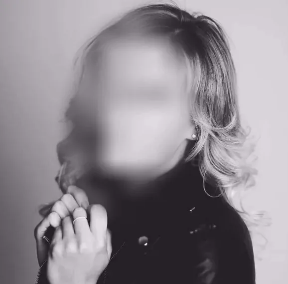 Greta, 33
