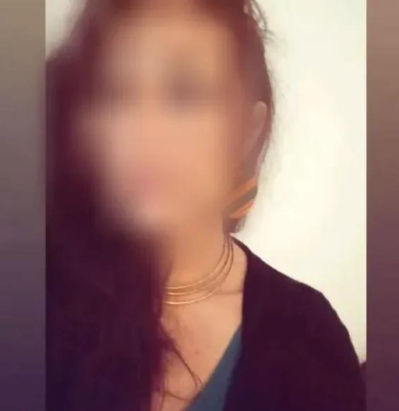 Helena, 37