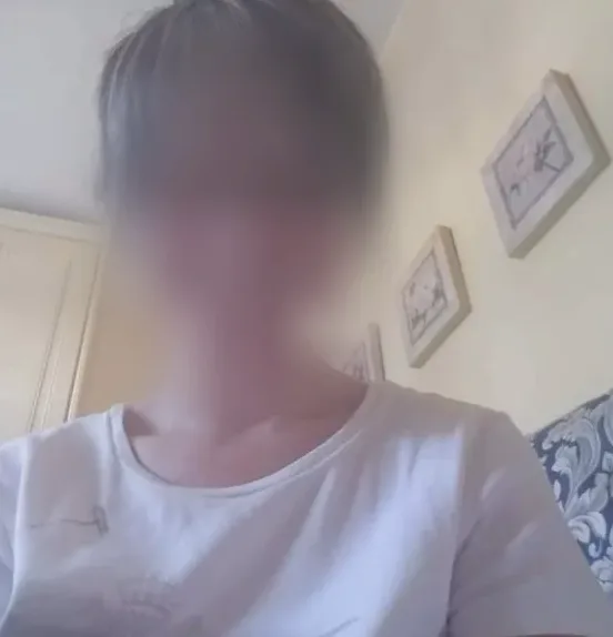 Kira, 34