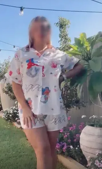 Lea, 33