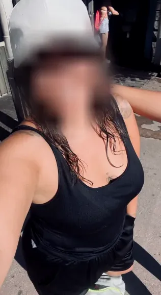 Lucia, 34