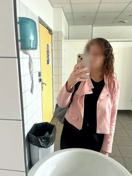 Manuela, 20