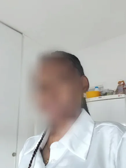 Sarah, 34