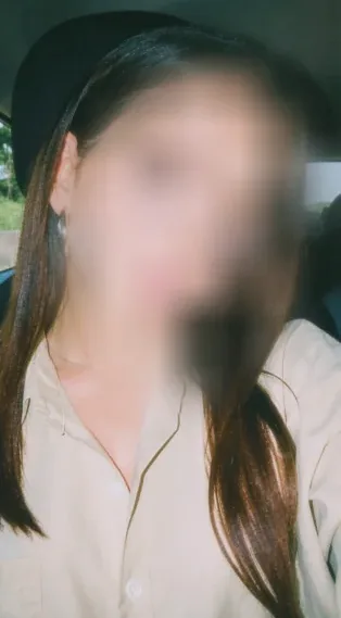 Simone, 25