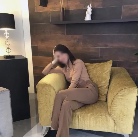 Zeynep, 32